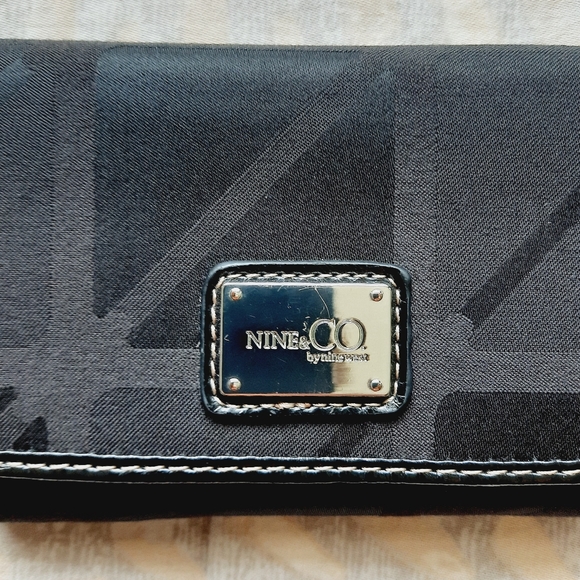 Nine & Co geometric print wallet. - Picture 4 of 12